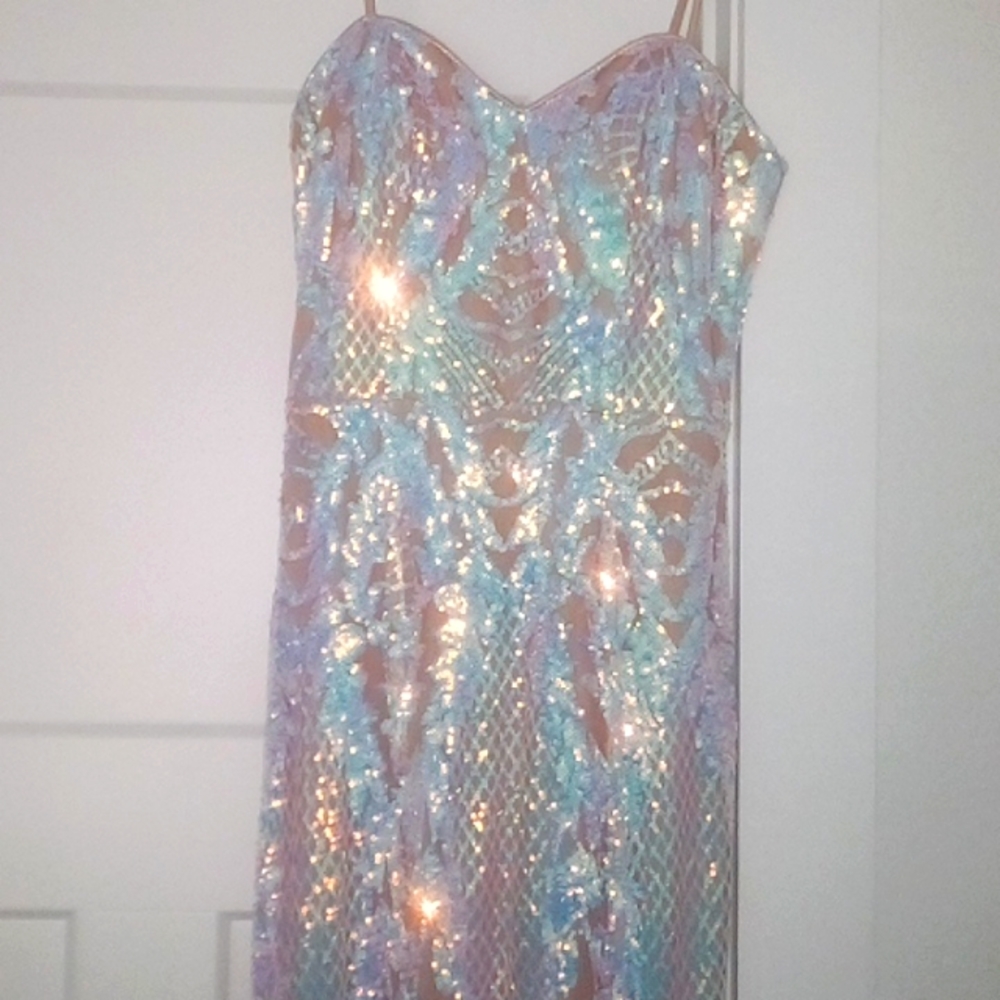 Size 5 Mermaid Style Prom/Formal Dress